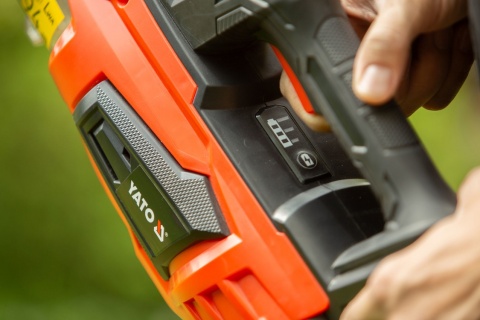 DMUCHAWA DO LIŚCI AKUMULATOROWA YATO 18V – 126 KM/H, BEZ AKUMULATORA