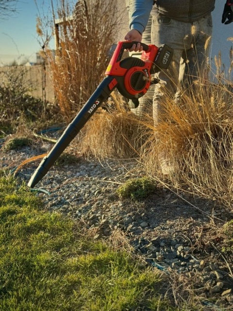 DMUCHAWA / ODKURZACZ DO LIŚCI AKUMULATOROWY YATO 36V – 270 KM/H, BEZ AKUMULATORA