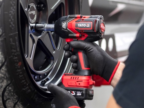KLUCZ UDAROWY YATO 18V, 1/2'', 1200 NM – AKUMULATOR 4 AH