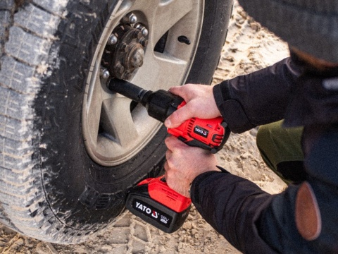 KLUCZ UDAROWY YATO 18V, 1/2'', 700 NM – AKUMULATOR 3 AH