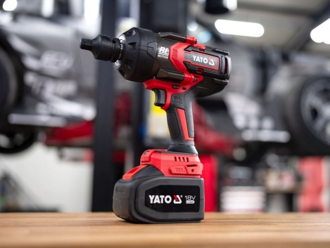 KLUCZ UDAROWY YATO 18V, 3/4'', 2400 NM – AKUMULATOR 6 AH