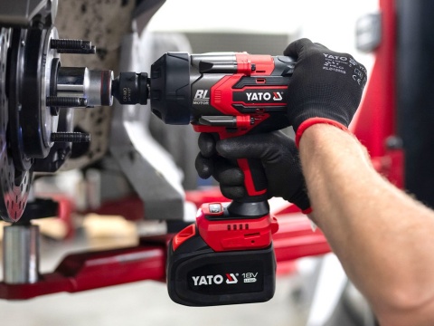 KLUCZ UDAROWY YATO 18V, 3/4'', 2400 NM – AKUMULATOR 6 AH