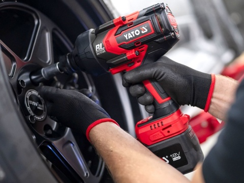 KLUCZ UDAROWY YATO 18V, 3/4'', 2400 NM – AKUMULATOR 6 AH