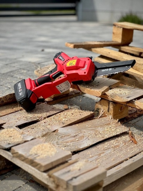 MINIPILARKA ŁAŃCUCHOWA YATO 18V, PROWADNICA 7" – BEZ AKUMULATORA