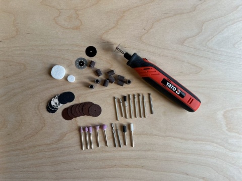 MINISZLIFIERKA YATO 4V, 51 AKCESORIÓW – AKUMULATOR 1,5 AH