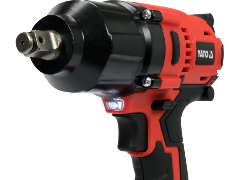 ZESTAW YATO 18V: KLUCZ UDAROWY 1/2'' 700 NM, NASADKI – 2 x AKUMULATOR 3 AH