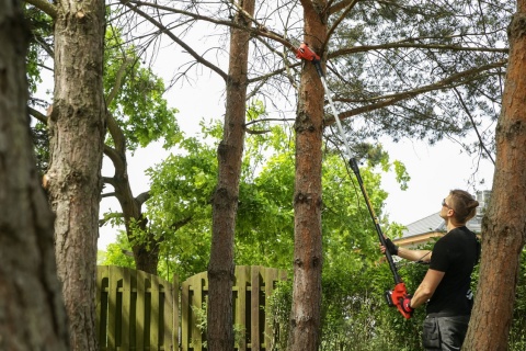 OGRODOWE NARZĘDZIE WIELOFUNKCYJNE YATO 18V – BEZ AKUMULATORA