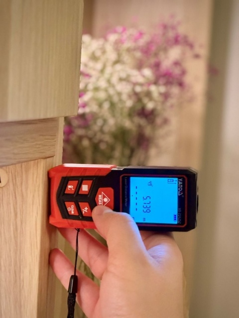 DALMIERZ LASEROWY YATO 0,05–100 M – FUNKCJA POMIARU CIĄGŁEGO, POWIERZCHNI I KUBATURY