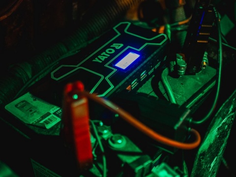 URZĄDZENIE ROZRUCHOWE / POWER BANK YATO 12000mAh Z WYŚWIETLACZEM LCD