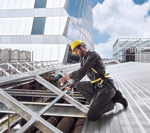 WIERTARKO-WKRĘTARKA AKUMULATOROWA UDAROWA BOSCH GSB 12V-30 12 V 30 Nm 2×2.0 Ah Li-Ion WALIZKA