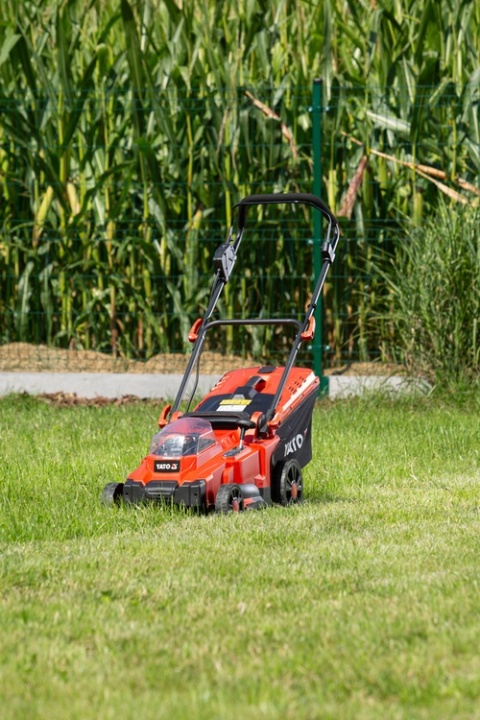 KOSIARKA AKUMULATOROWA YATO 36V, 37 CM – BEZ AKUMULATORA