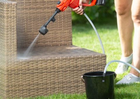 MYJKA CIŚNIENIOWA YATO 18V 23 BAR Z FUNKCJĄ ZASYSANIA – BEZ AKUMULATORA