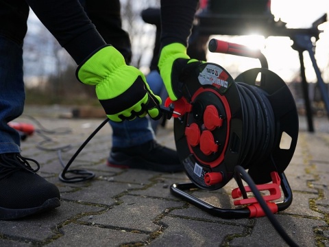 PRZEDŁUŻACZ BĘBNOWY YATO 3 × 1,5 mm² – 30 m – 4 GNIAZDA IP44