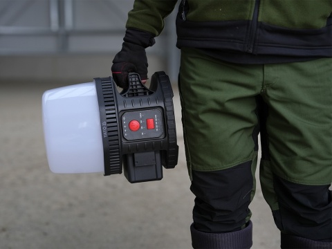 REFLEKTOR LED YATO 18V 10000 LM 360° – BEZ AKUMULATORA