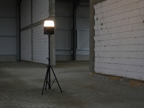 REFLEKTOR LED YATO 18V 10000 LM 360° – BEZ AKUMULATORA