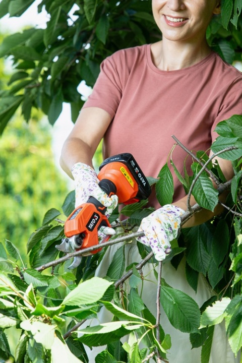 SEKATOR DO GAŁĘZI YATO 18V, 30 MM, 60 CIĘĆ/MIN - BEZ AKUMULATORA