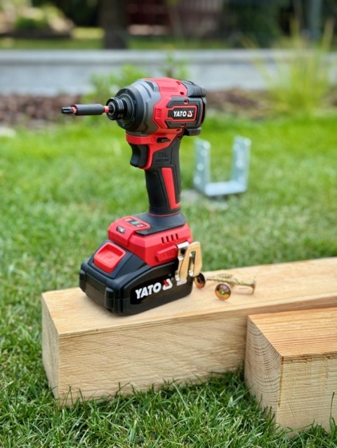 ZAKRĘTARKA UDAROWA YATO 18V, 1/4'', 230 NM – BEZ AKUMULATORA