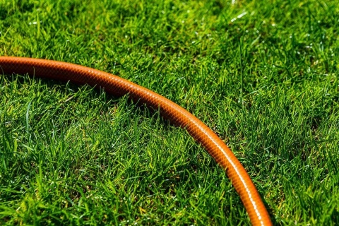 WĄŻ OGRODOWY NEO TOOLS 1/2" x 50 m, 4-WARSTWOWY NEO ECONOMIC - 15-802