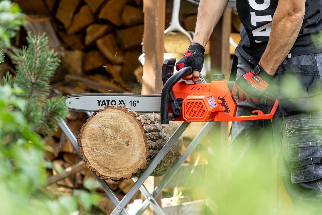 ELEKTRYCZNA PILARKA ŁAŃCUCHOWA YATO 2400W, 40 CM - YT-84872 - obrazek 7