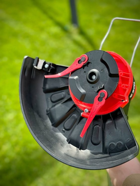 PODKASZARKA YATO 18V, 30 CM, 9000 MIN⁻¹, DWIE GŁOWICE - BEZ AKUMULATORA - YT-85015 - obrazek 4